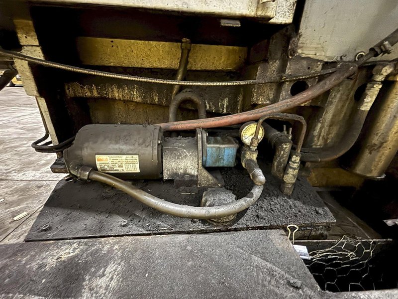 CINCINNATI MILACRON 273A UNIVERSAL INTERNAL GRINDER. STOCK # 0778325