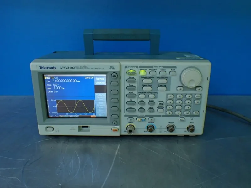 TEKTRONIX DUAL CHANNEL ARBITRARY / FUNCTION  -  AFG3102