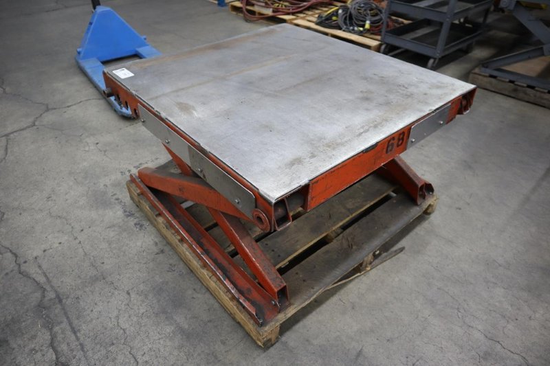 Easy Reach Scissor Lift Table, 4,000 Lb Capacity 42&quot; x 40&quot; Surface- Auction Item