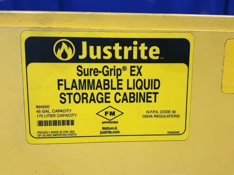 JUSTRITE 45 GAL FLAMMABLE LIQUID STORAGE CABINET  -  RM09908E