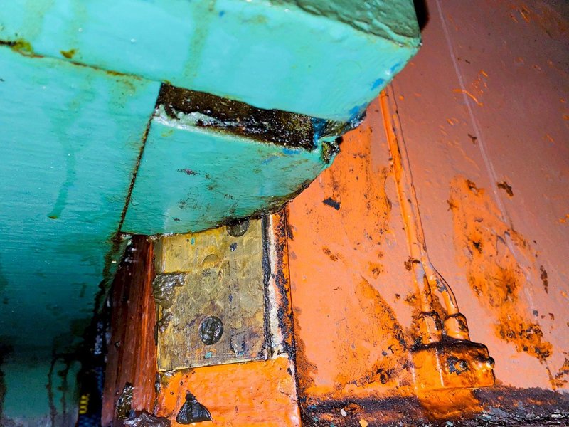 250 TON VERSON 12 F OBG INCLINED GAP FRAME PRESS. STOCK # 0507719