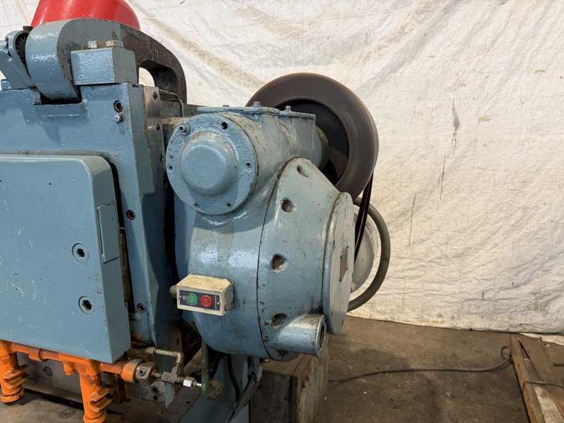 10' X 3/8" CINCINNATI 2510 MECHANICAL SQUARING SHEAR. STOCK # 0779525