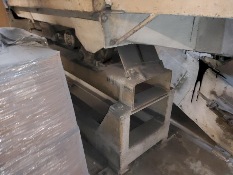 STEELMAN TUBE TYPE VIBRATORY FINISHER MACHINE WITH COLLECTION CONVEYOR: YOBRO #25321