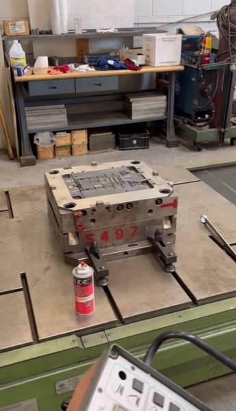 100 Ton Millutensil MIL 143 Spotting Press, 1997