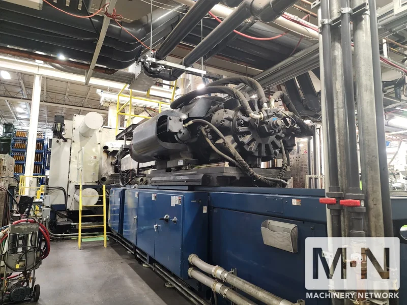 3300 TON 604 OZ VAN DORN MODEL 3300CC37000 CALIBER INJECTION MOLDING MACHINE MFG 2003