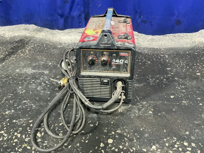 LINCOLN ELECTRIC 90-140 A WELDER  -  POWER MIG 140C