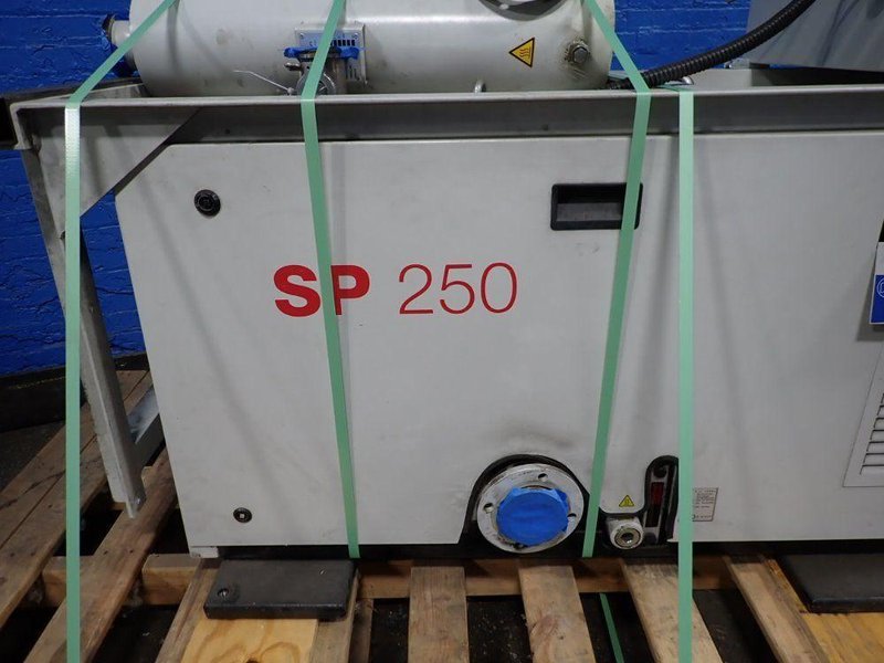 LEYBOLD 7.3 KW VACUUM PUMP  -  SP250