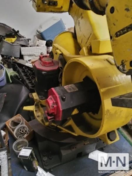 6 AXIS FANUC MODEL R-2000iA-200F ROBOT MFG 2003