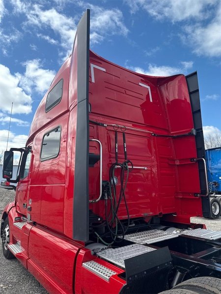 2023 Volvo VNL64T860 4V4NC9EH6PN603472