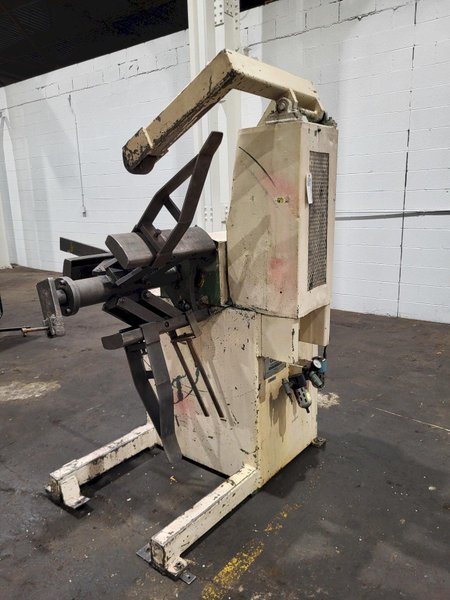 2,500 LBS X 12" DALLAS MODEL #15763E COIL REEL UNCOILER: YOBRO #25361