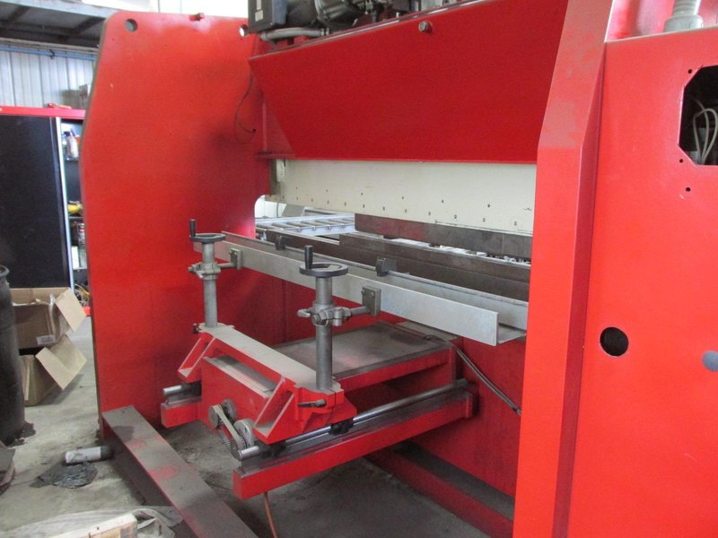 110 Ton x 10′ Darley EHP 110–31/25 Hydraulic Press Brake, 1984 – Retrofit 2014