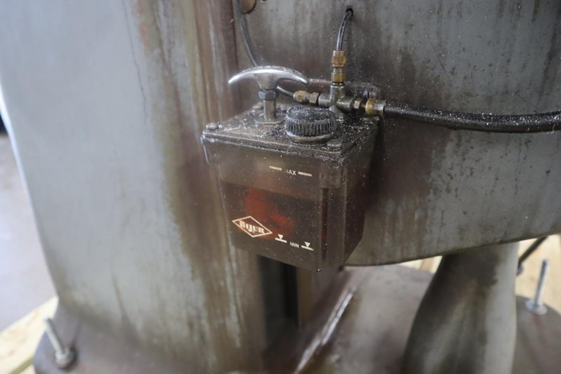 Bridgeport 1J Step Head Vertical Knee Mill, Sony 2-Axis DRO- Auction Item