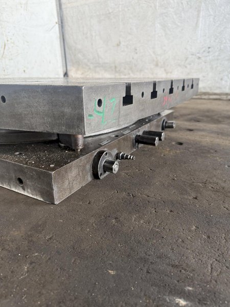 30" X 40" DEVLIEG AIR LIFT ROTARY TABLE. STOCK # 0221226