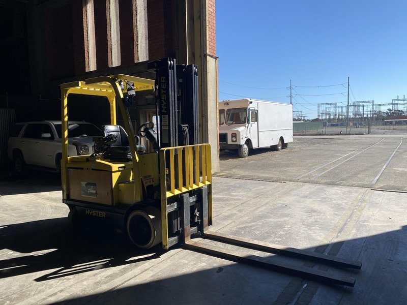 Hyster E70XN Electric Cushion Tire Forklift, 2021 – 7,000 lb Capacity, Sit-Down Rider (2)