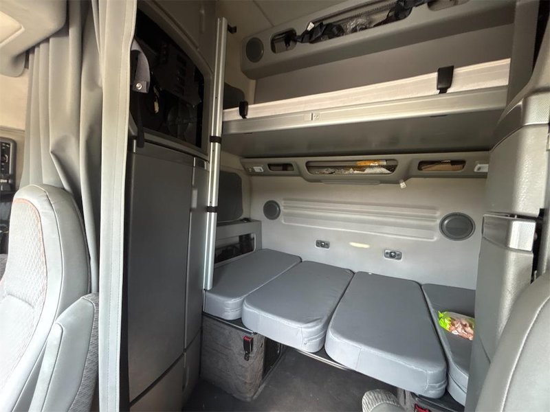 2024 Volvo VNL64T860 4V4NC9EH8RN650845