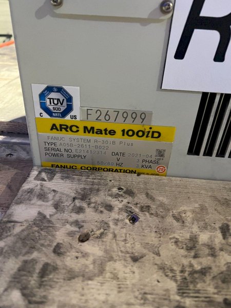 FANUC ARCMATE ROBOT 100ID/10L WITH R30IB+ AND MILLER AUTO CONTINUUM 500