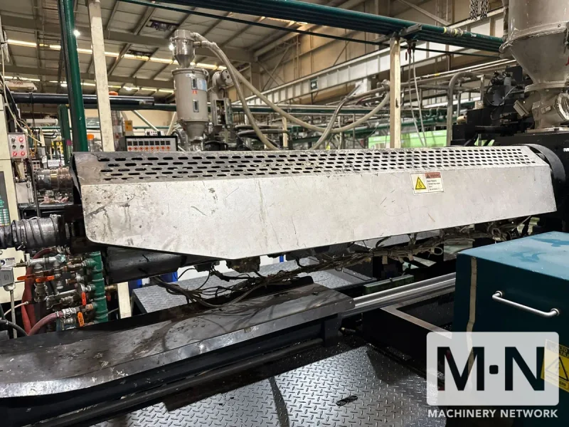 680 TON 101 OZ WOOJIN MODEL SM680 INJECTION MOLDING MACHINE MFG 2014