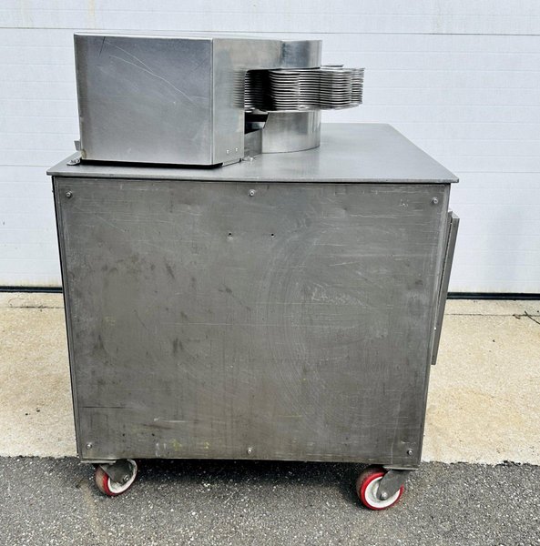 Urschel Laboratories Inc.  |  10 Station Semi-Automatic Rotating Onion Slicer