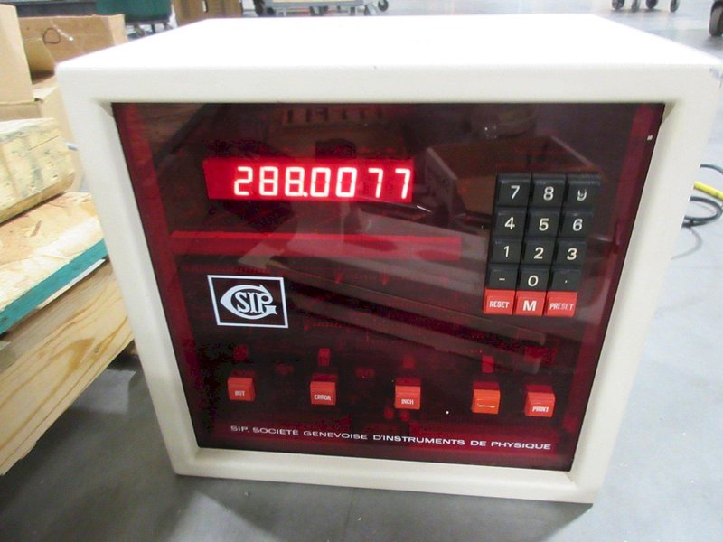 SIP 302M Universal Gage Length Measuring Machine with Digital Control Panel and Accessories- Auction Item