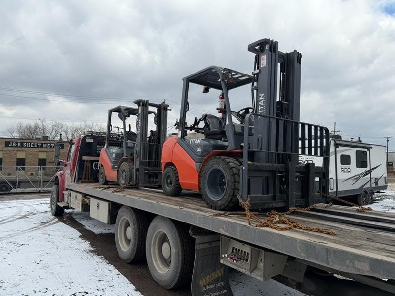2022 Titan TG25S Forklift – 5,500 LB Capacity, Dual Fuel LPG/Gas, Pneumatic Tire, Side Shift, 3-Stage Mast (2)