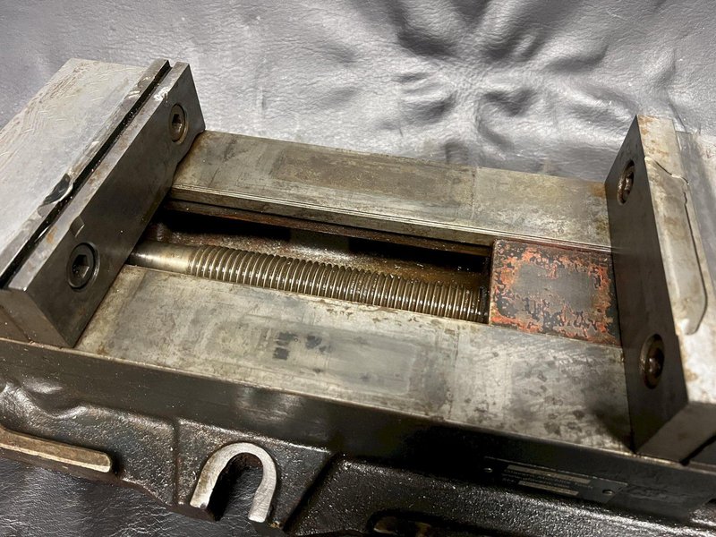 Glacern Machine Tools GSV-690 6" CNC Manual Vise 9" Opening