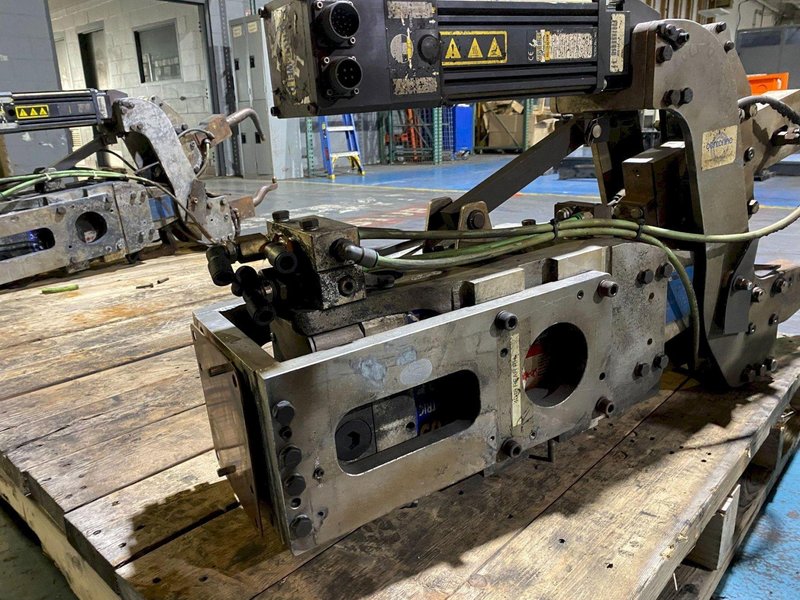 CENTERLINE CFSPIN-020-040-122 Pinch Type Weld Gun USED