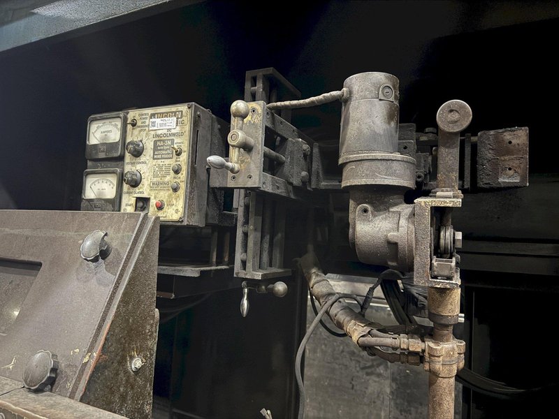 LINCOLN WELDING HEAD WITH NA-3S AUTOMATIC WIRE FEEDER: YOBRO #26005