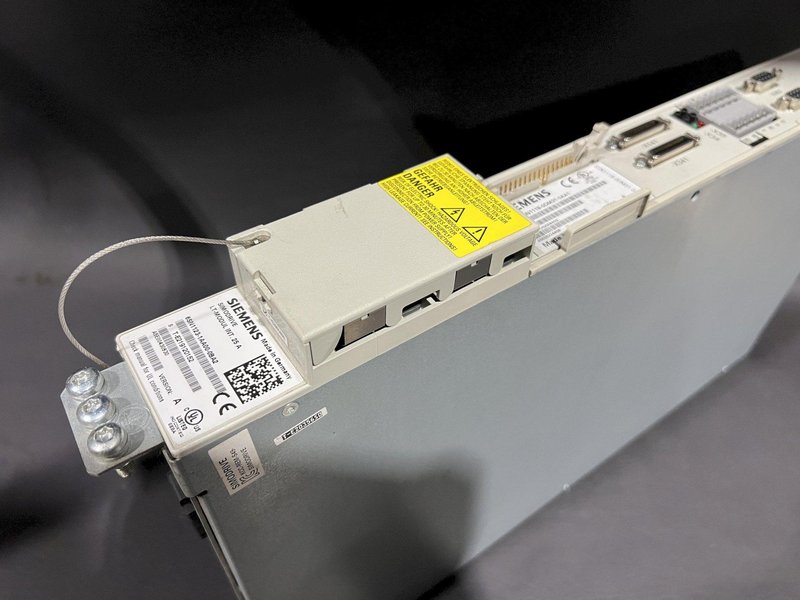 Siemens Simodrive Servo Drive Unit 6SN1123-1AA00-0BA2 6SN11231AA000BA2