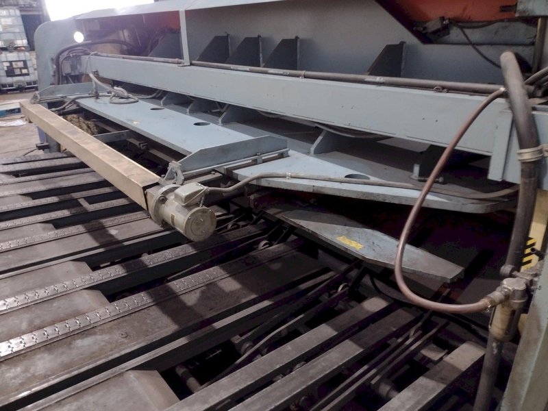 13&#039; x 1/4&quot; AMADA MODEL #M-4065 MECHANICAL POWER SQUARING SHEAR, FRONT GUAGING, CONVEYOR &amp; STACKER: STOCK #19272