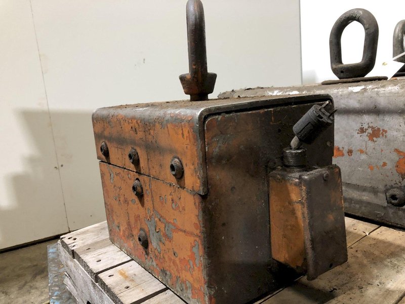 1000 LBS PERMADUR MODEL TP-1000 LIFTING MAGNET: STOCK 15716