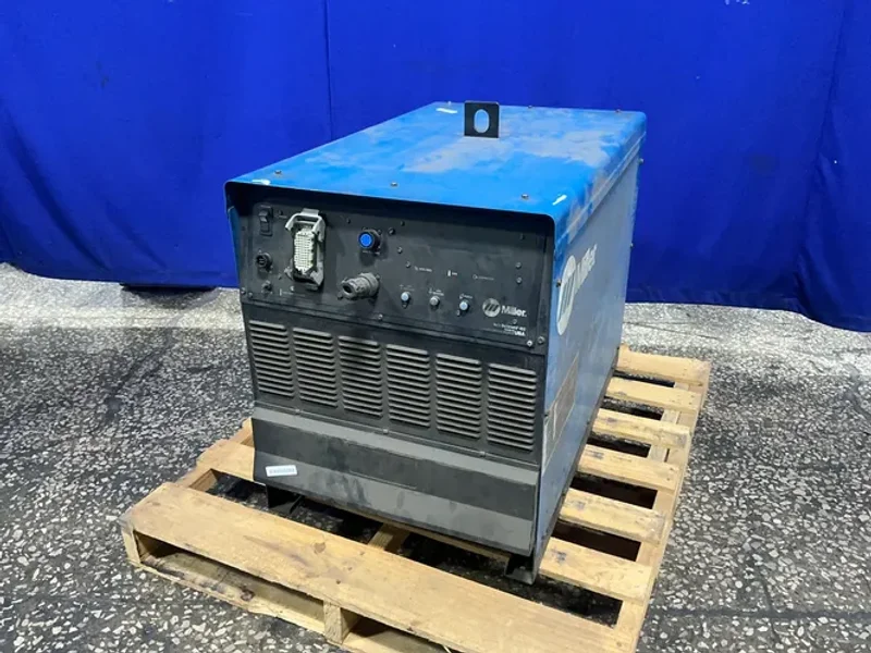 Miller  450 A  Welder  - Auto Deltaweld 452