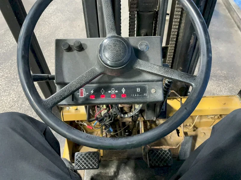 CATERPILLER 3000 LBS PROPANE FORKLIFT  -  T30D