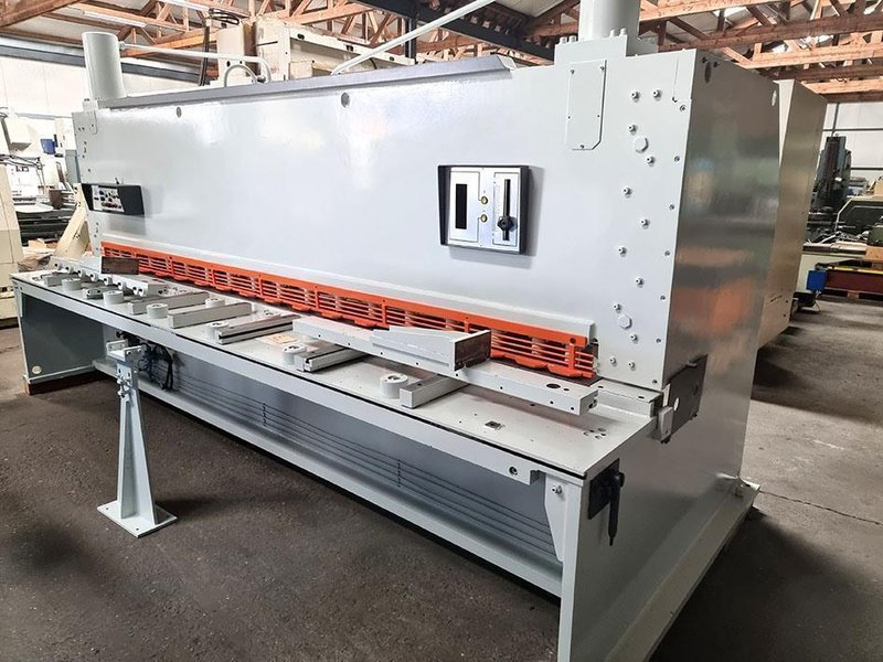 LVD MVC 4050 x 8 mm NC