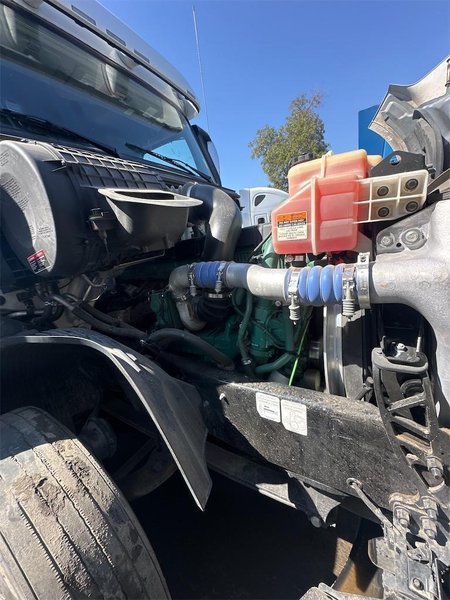 2023 Volvo VNL64T860 4V4NC9EJ5PN307510