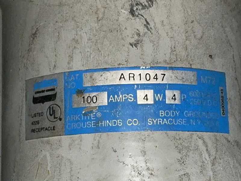 CROUSE HINDS ARKTITE PLUGS