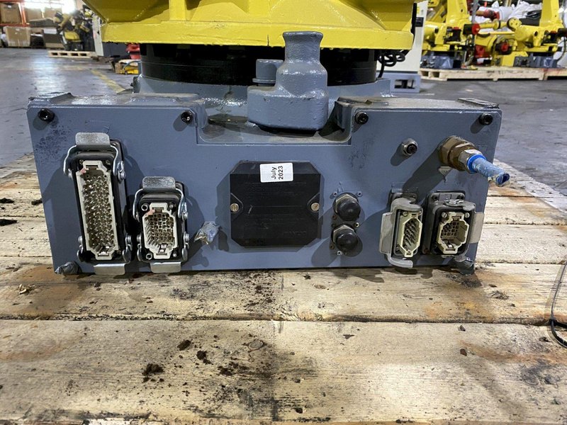 FANUC – R-2000iB/210F w/ R-30iA Controls USED