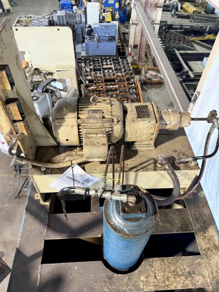 100 TON DAKE 18-255 HYDRAULIC 4 POST SPOTTING PRESS. STOCK # 0889925