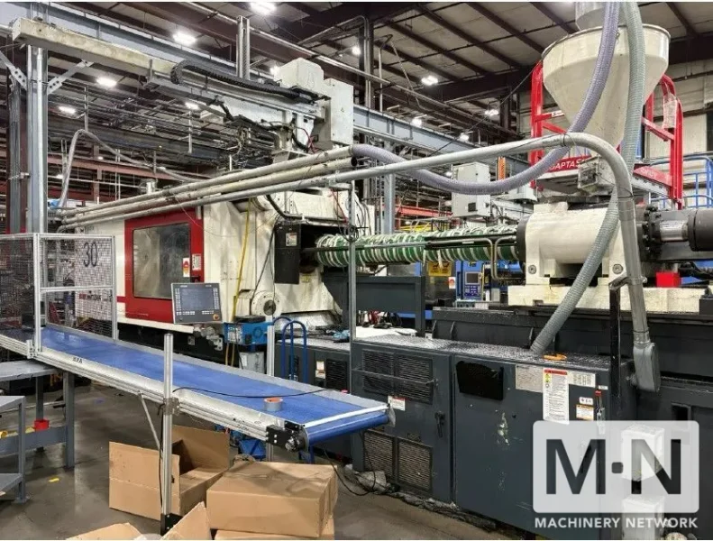 725 TON 140 OZ MILACRON MODEL MS725 INJECTION M0LDING MACHINE MFG 2015