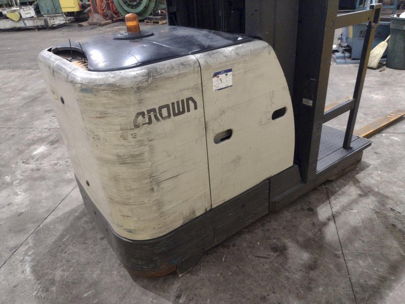 3,000 LB CROWN MODEL #SP 3500 ELECTRIC ORDER PICKER FORKLIFT 2018 : YOBRO #25408