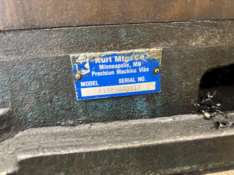 6&quot; KURT MODEL #D100 PRECISION WORK HOLDING MACHINE VISE: YOBRO #24217