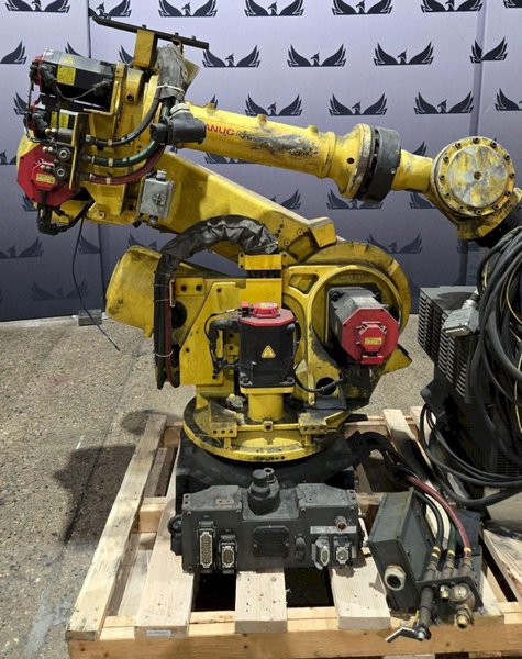 FANUC R-2000IB/210F + R30IB ROBOT ARM AND CONTROL CABINET USED