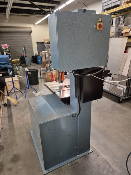 26” x 13” DOALL 2613-v3 VERTICAL BAND SAW-2016
