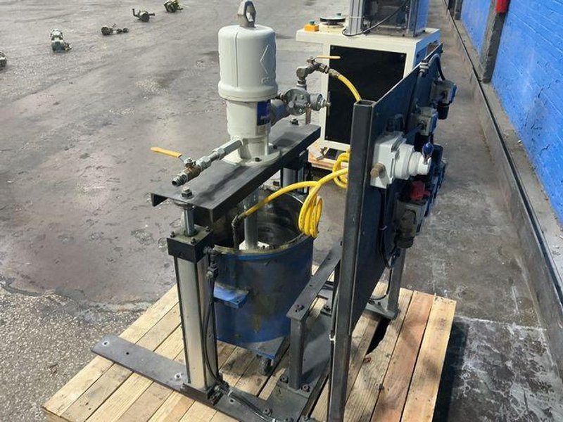 GRACO AIR POWERED GREASE PUMP  -  FIRE-BALL 425