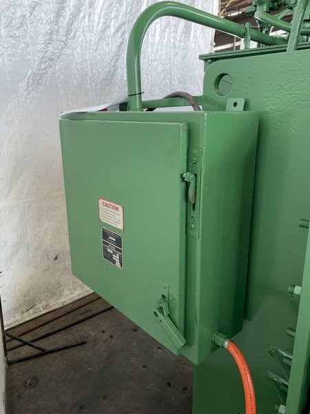 10' X 1/4" HTC MODEL 250-10A HYDRAULIC POWER SQUARING SHEAR. STOCK # 0684224.