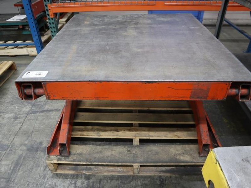 Easy Reach Scissor Table, Adjustable Height, 4,000 Lb Capacity, 40&quot; x 42&quot; Surface- Auction Item