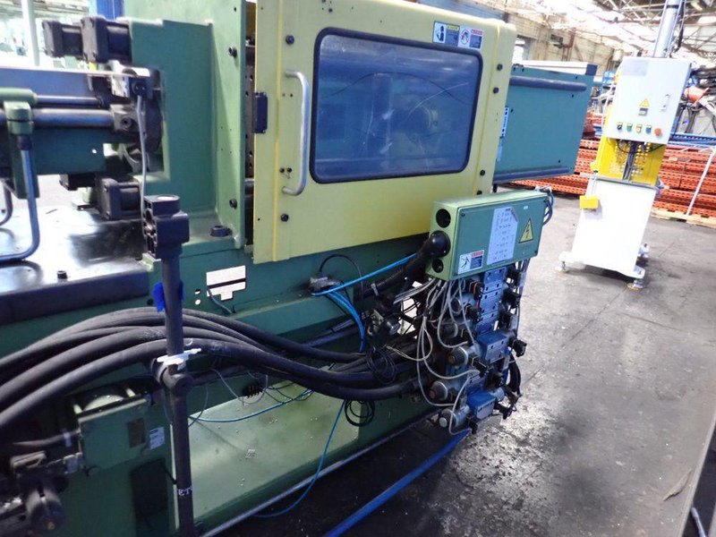 ARBURG INJECTION MOLDING MACHINE  -  270 M 350-90
