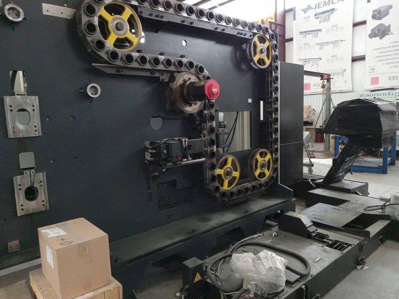 Averex HS550K, Dual Pallet HMC, 2018 Showroom Machine, Never Cut A Chip, Parts Warranty and Factory Install Apply.