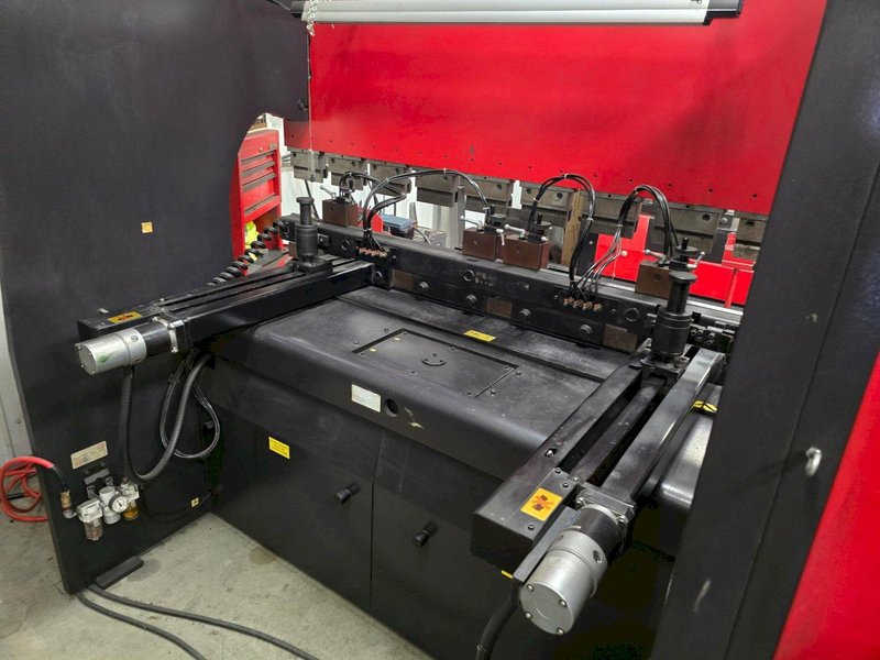 50 Ton x 6.5′ Amada FBD-5020 E Press Brake, 1995 – Backgauge