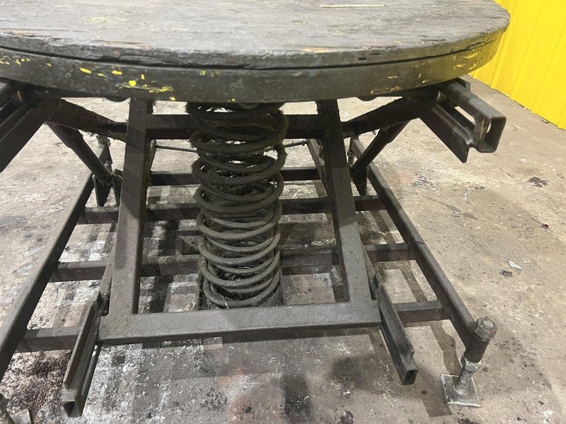 43" X 43" X 34" MECHANICAL SPRING LIFT TABLE: STOCK #20135