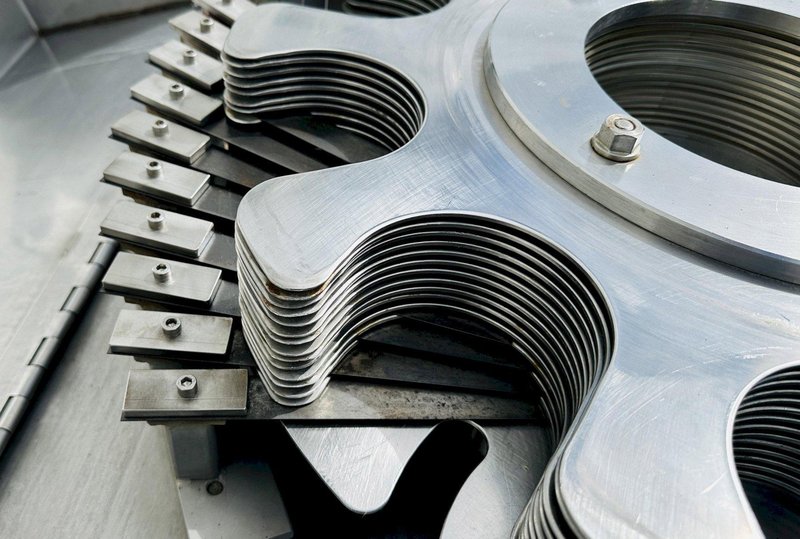 Urschel Laboratories Inc.  |  10 Station Semi-Automatic Rotating Onion Slicer